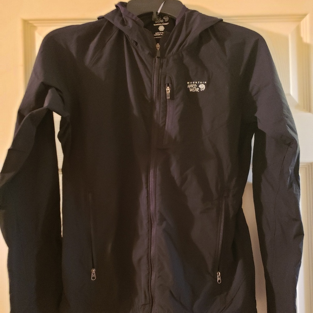 Mountain hardware softshell